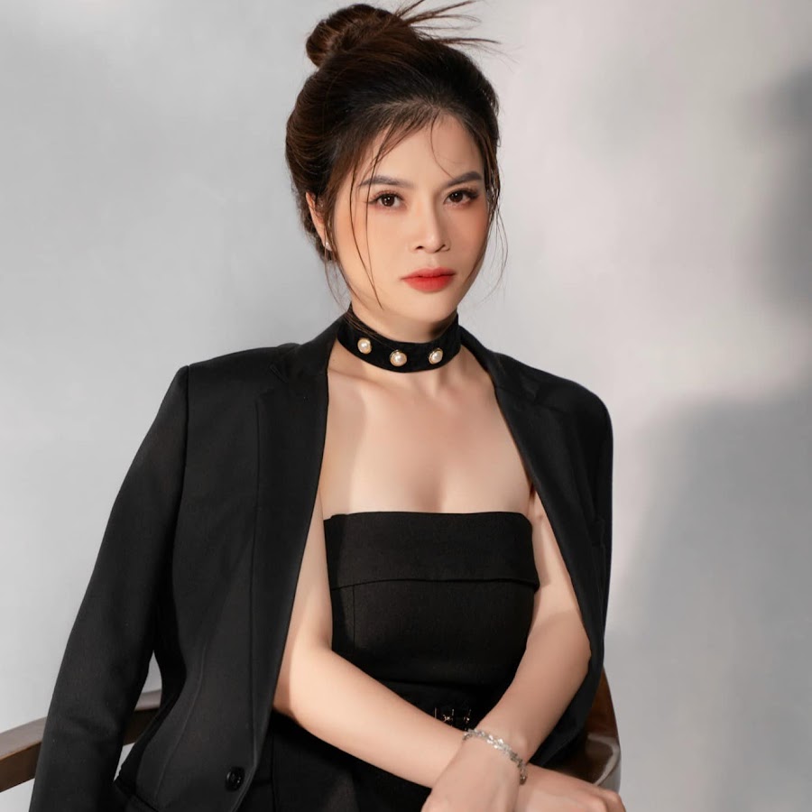 CEO Hoàng Thư